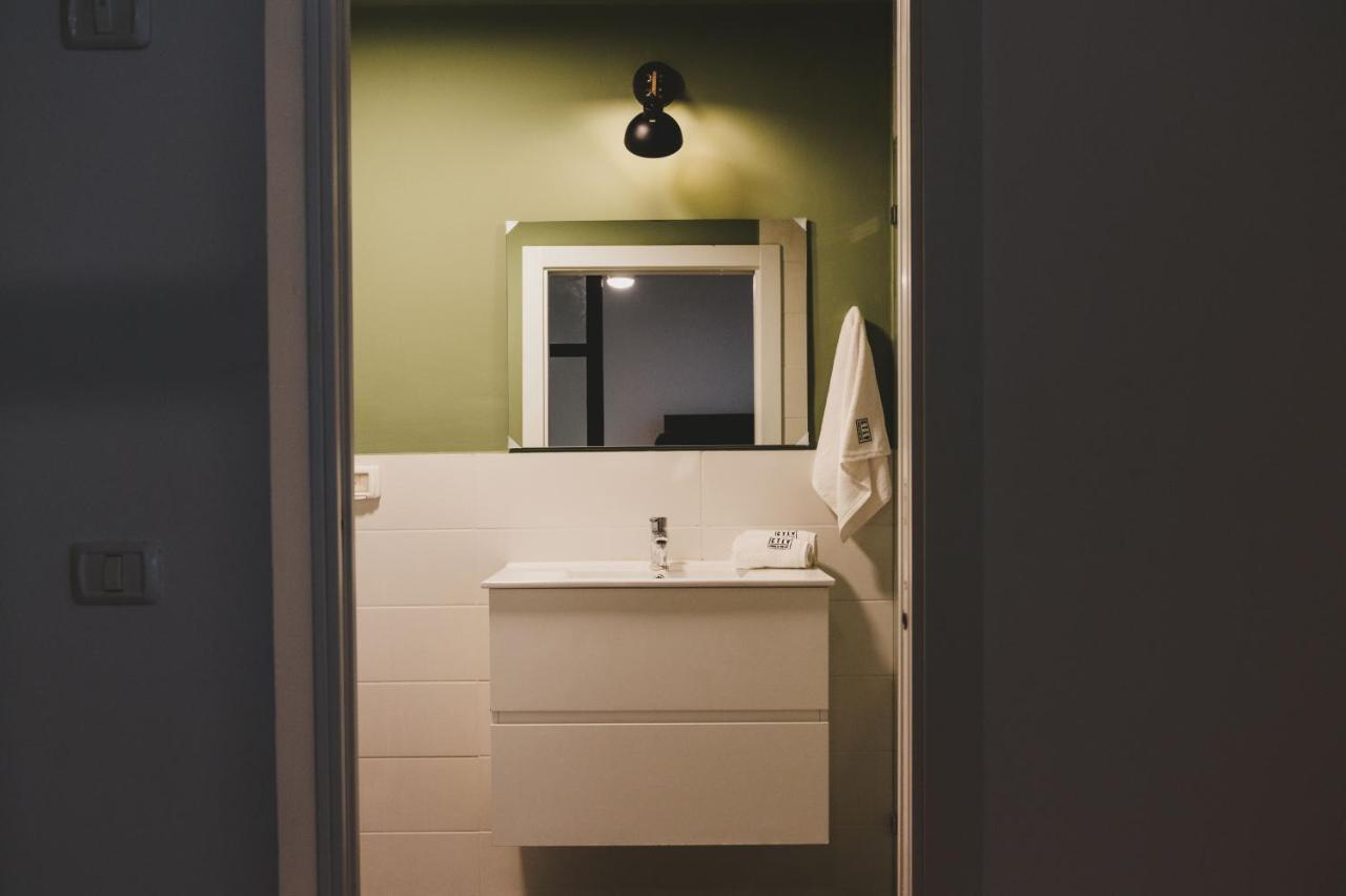 Localz - Rambam W Private Mamad Apartment Tel Aviv