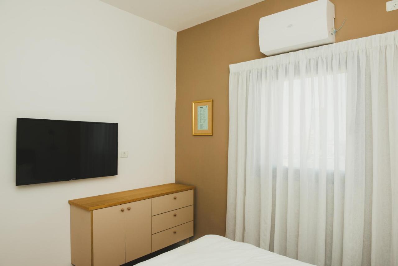 Localz - Rambam W Private Mamad Apartment Tel Aviv